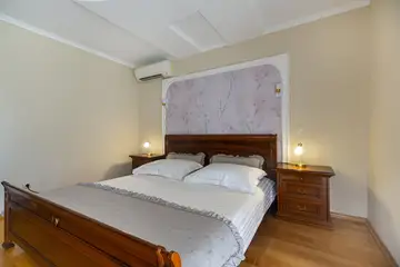 Modern Six-Bedroom Villa in Kaštel Lukšić