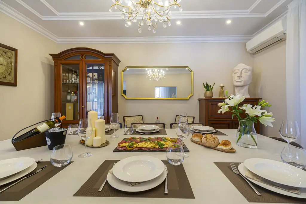 Modern Six-Bedroom Villa in Kaštel Lukšić