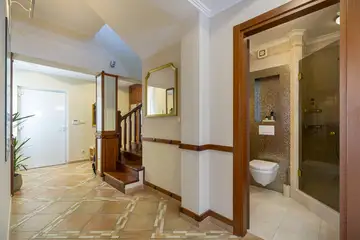 Modern Six-Bedroom Villa in Kaštel Lukšić