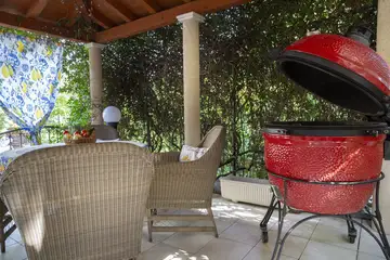 Modern Six-Bedroom Villa in Kaštel Lukšić