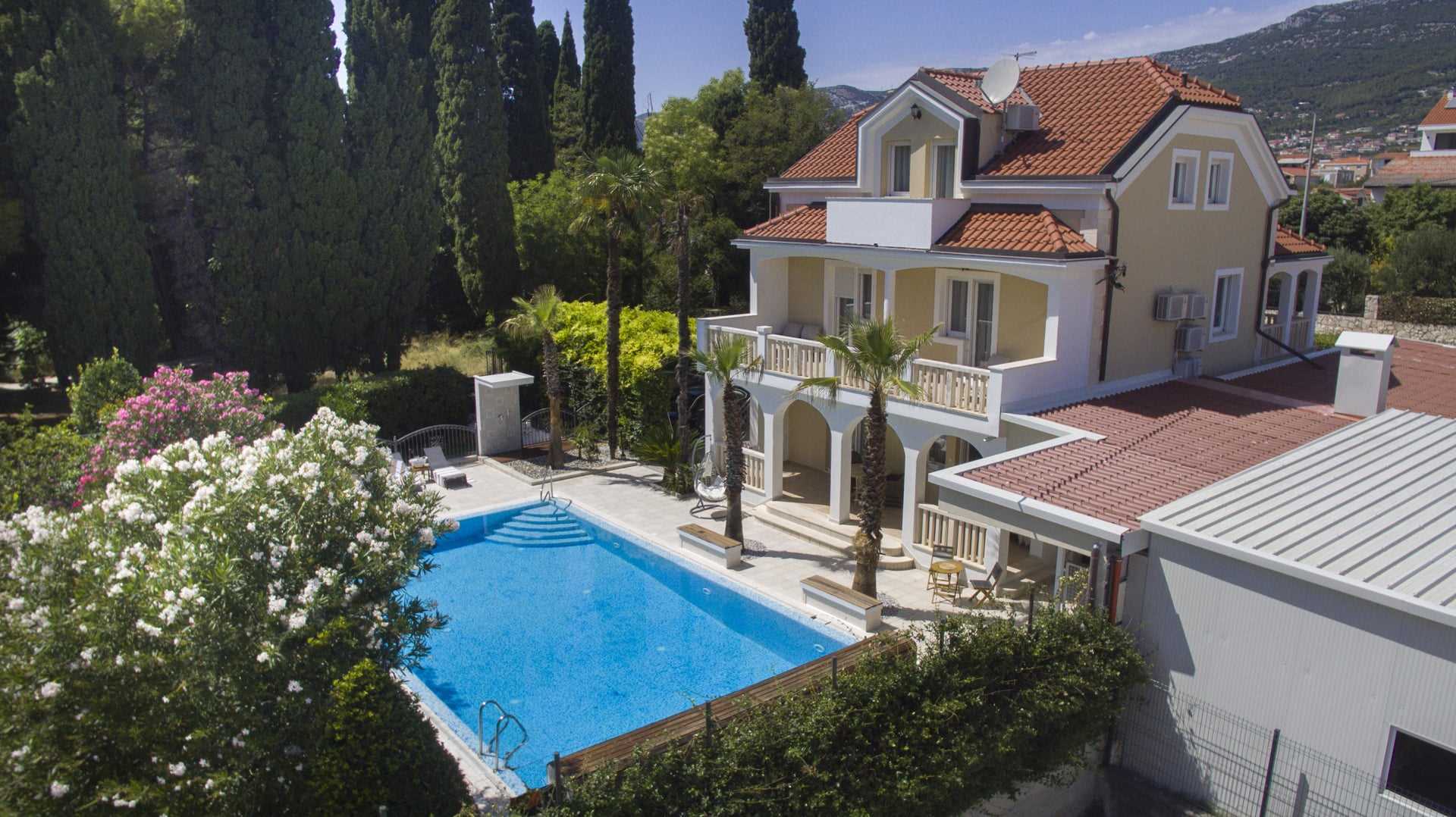 Villa Terra Antiqua with Pool