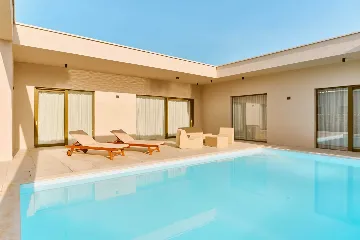 Modern 3-Bedroom Villa Retreat in Tar