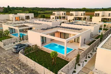 Modern 3-Bedroom Villa Retreat in Tar