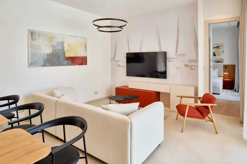 Modern 3-Bedroom Villa Retreat in Tar