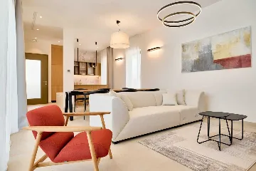 Modern 3-Bedroom Villa Retreat in Tar