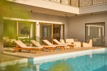 Spacious Villa Retreat with 4 Bedrooms in Tar