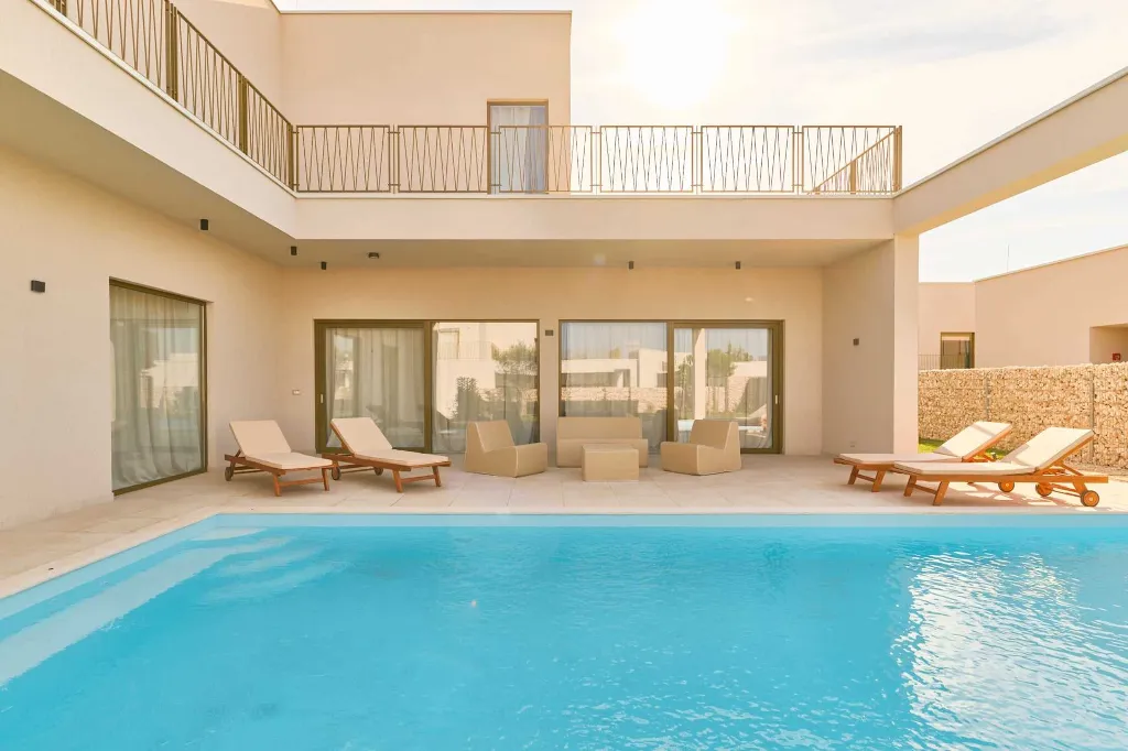 Spacious Villa Retreat with 4 Bedrooms in Tar