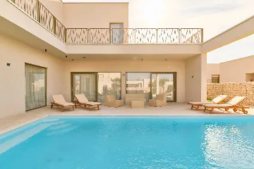 Spacious Villa Retreat with 4 Bedrooms in Tar
