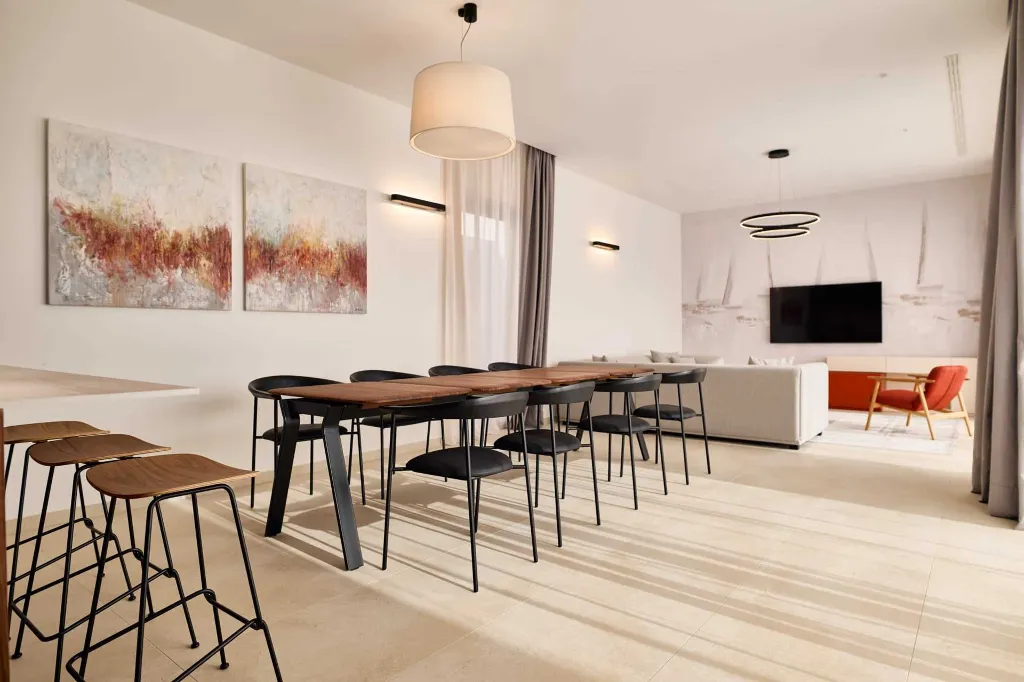 Spacious Villa Retreat with 4 Bedrooms in Tar