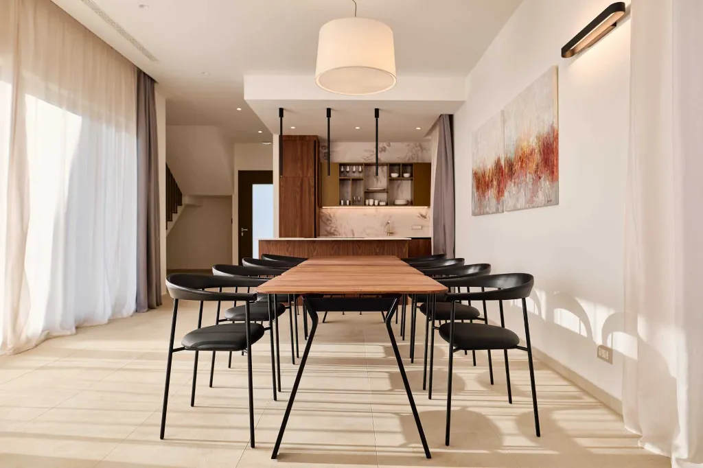 Spacious Villa Retreat with 4 Bedrooms in Tar