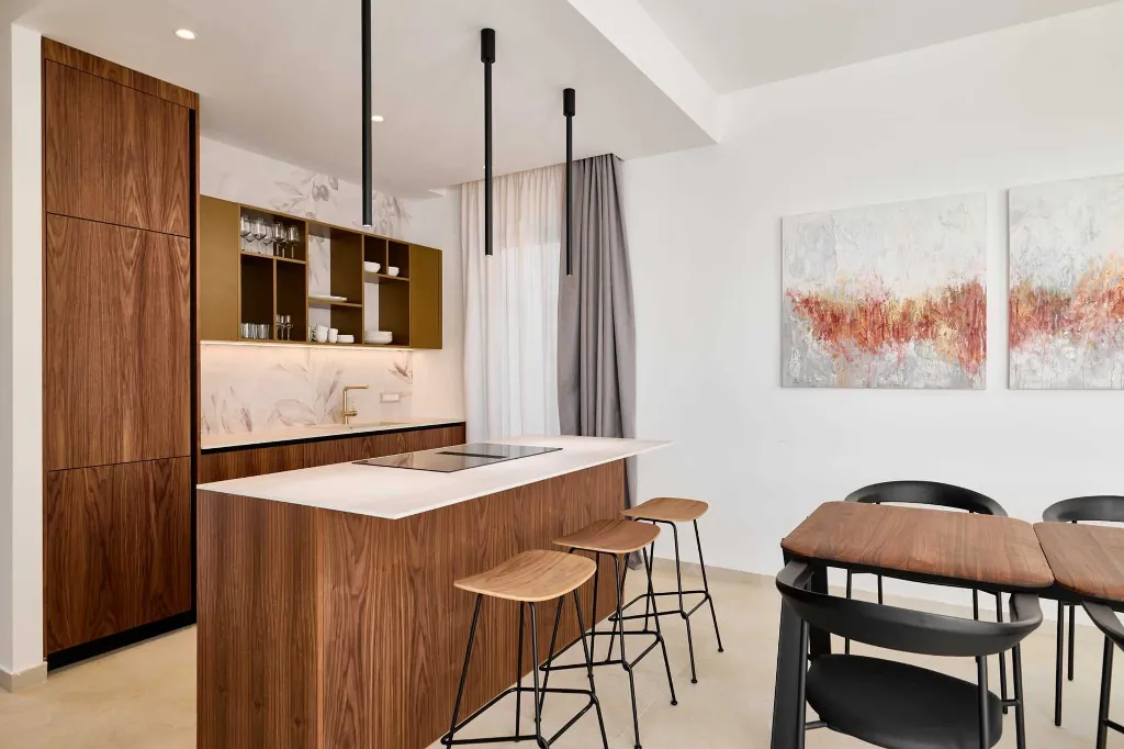 Spacious Villa Retreat with 4 Bedrooms in Tar