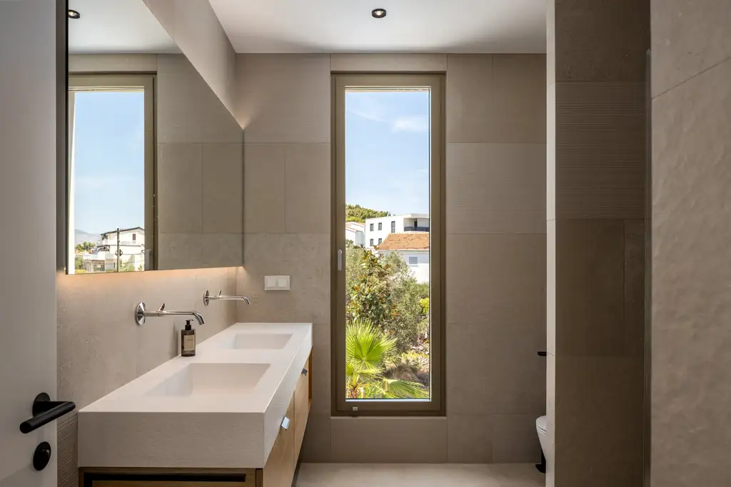Spacious Family Villa with Pool in Trogir