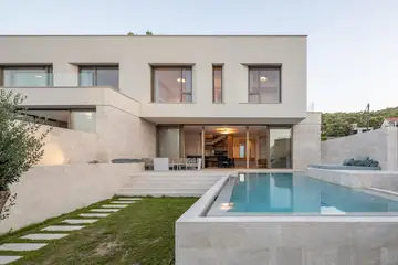 Spacious Family Villa with Pool in Trogir