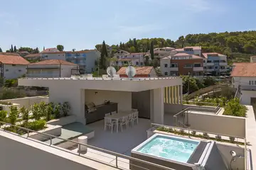 Spacious Family Villa with Pool in Trogir