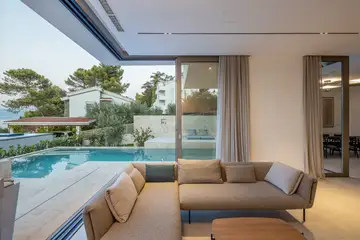 Contemporary Villa Retreat with 3 Bedrooms in Trogir