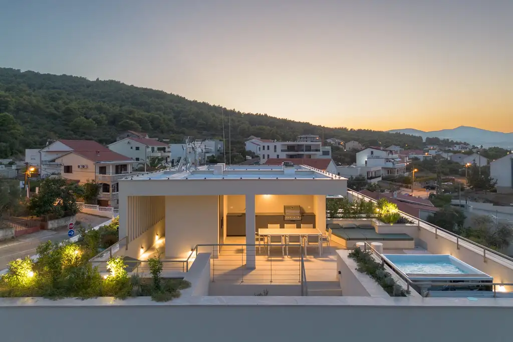 Contemporary Villa Retreat with 3 Bedrooms in Trogir