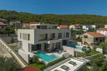 Contemporary Villa Retreat with 3 Bedrooms in Trogir
