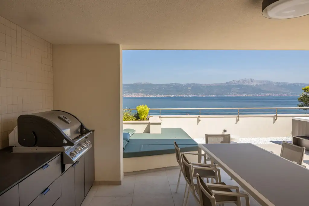 Contemporary Villa Retreat with 3 Bedrooms in Trogir