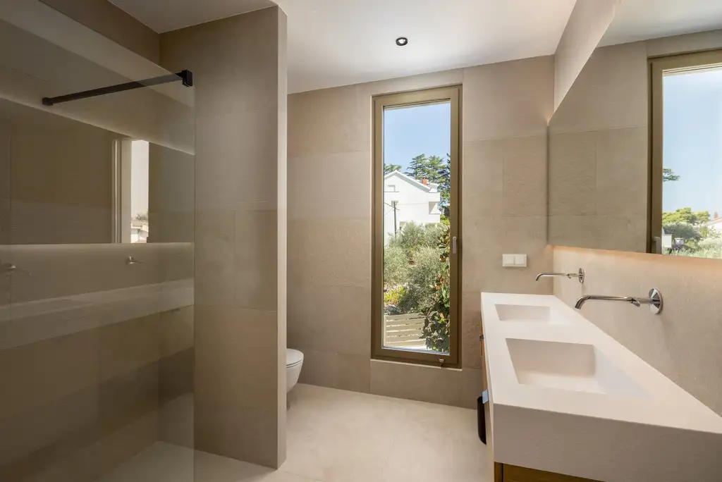 Contemporary Villa Retreat with 3 Bedrooms in Trogir