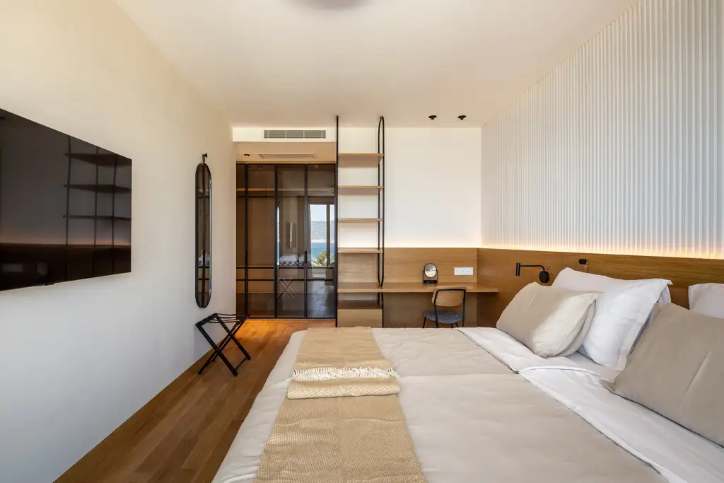 Contemporary Villa Retreat with 3 Bedrooms in Trogir