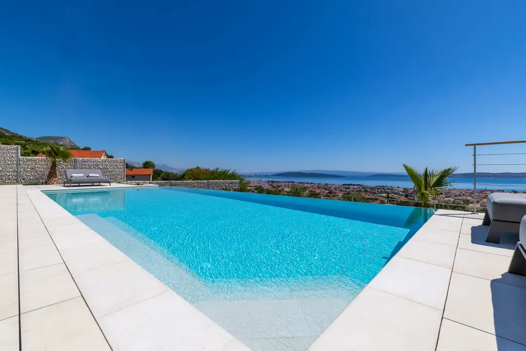 Contemporary 5-Bedroom Villa with Sea View in Kaštel Stari