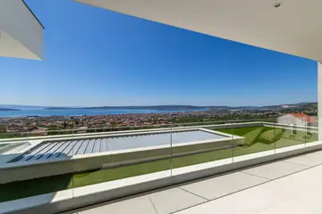 Contemporary 5-Bedroom Villa with Sea View in Kaštel Stari