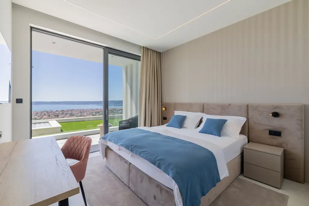 Contemporary 5-Bedroom Villa with Sea View in Kaštel Stari
