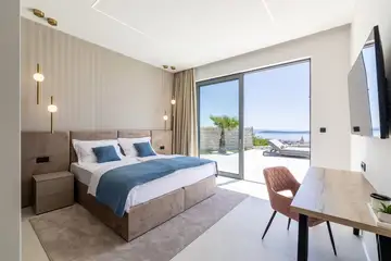 Contemporary 5-Bedroom Villa with Sea View in Kaštel Stari
