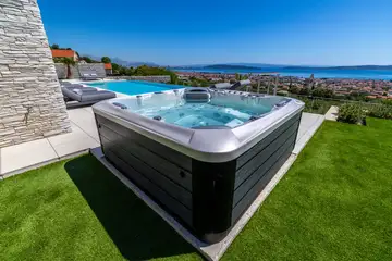 Contemporary 5-Bedroom Villa with Sea View in Kaštel Stari