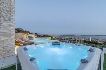 Contemporary 5-Bedroom Villa with Sea View in Kaštel Stari