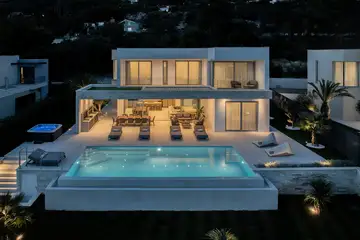 Contemporary 5-Bedroom Villa with Sea View in Kaštel Stari