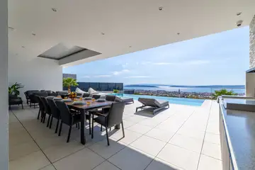 Contemporary 5-Bedroom Villa with Sea View in Kaštel Stari