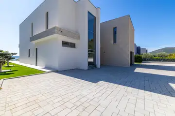 Contemporary 5-Bedroom Villa with Sea View in Kaštel Stari