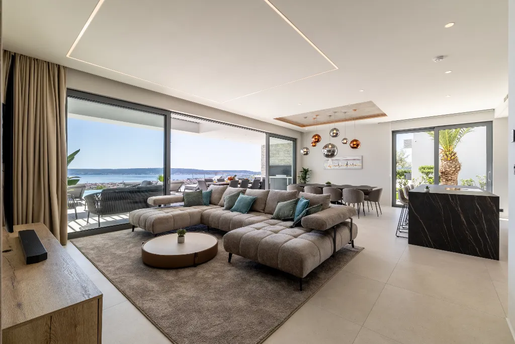 Contemporary 5-Bedroom Villa with Sea View in Kaštel Stari
