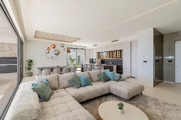 Contemporary 5-Bedroom Villa with Sea View in Kaštel Stari