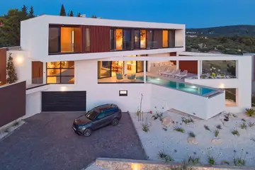 Contemporary Villa with Pool in Primošten