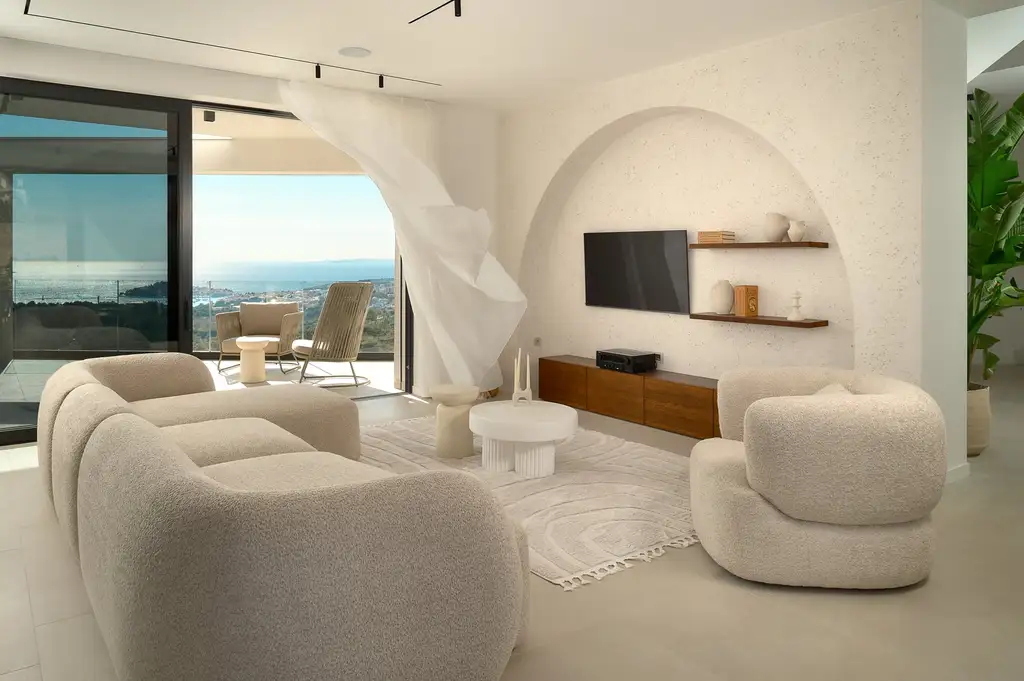 Contemporary Villa with Pool in Primošten