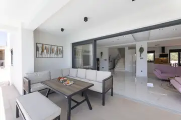 Spacious Family Villa with Pool in Primošten