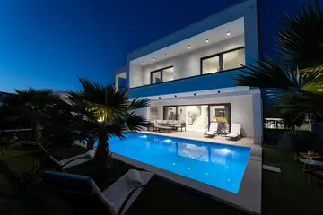 Spacious Family Villa with Pool in Primošten