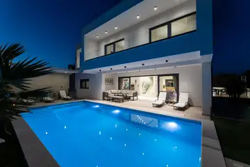 Spacious Family Villa with Pool in Primošten