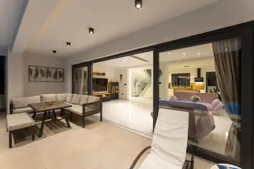 Spacious Family Villa with Pool in Primošten