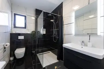 Spacious Family Villa with Pool in Primošten