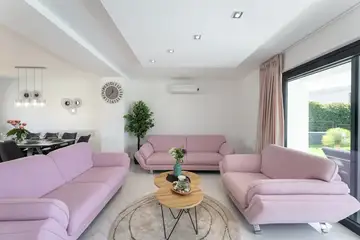 Spacious Family Villa with Pool in Primošten