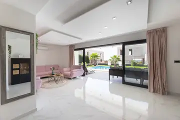 Spacious Family Villa with Pool in Primošten