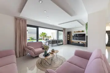 Spacious Family Villa with Pool in Primošten