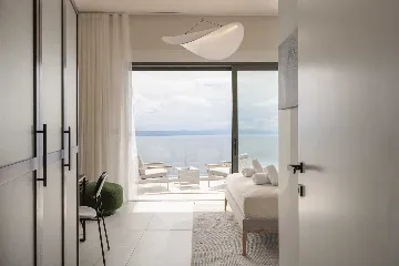 Spacious Villa Retreat with 4 Bedrooms in Podgora