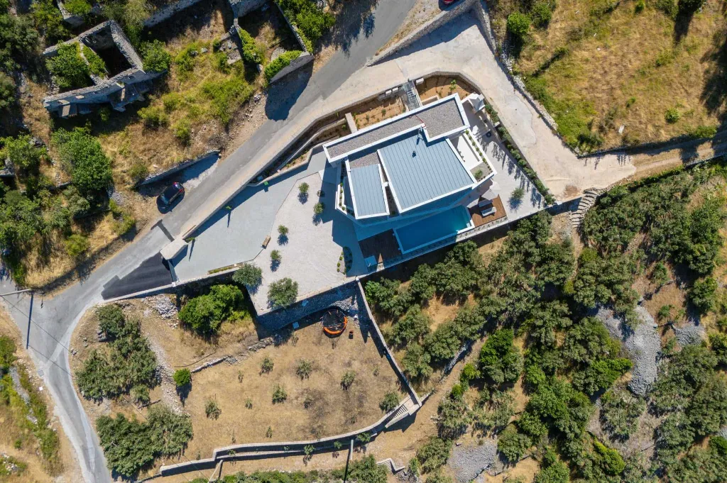 Spacious Villa Retreat with 4 Bedrooms in Podgora