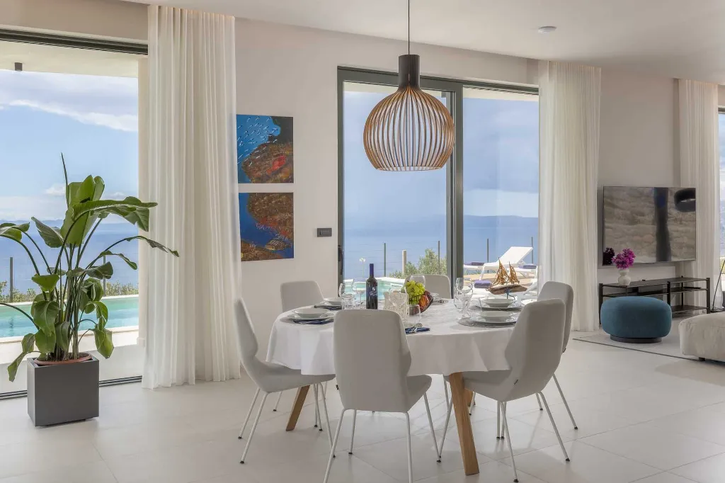 Spacious Villa Retreat with 4 Bedrooms in Podgora