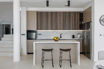 Spacious Villa Retreat with 4 Bedrooms in Podgora