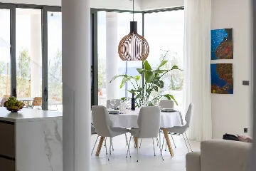 Spacious Villa Retreat with 4 Bedrooms in Podgora